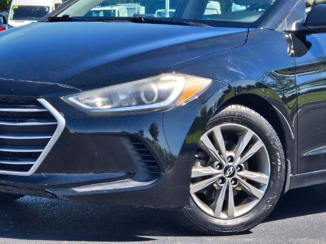 Used 2018 Hyundai Elantra SEL w/ Cargo Package FWD image 2