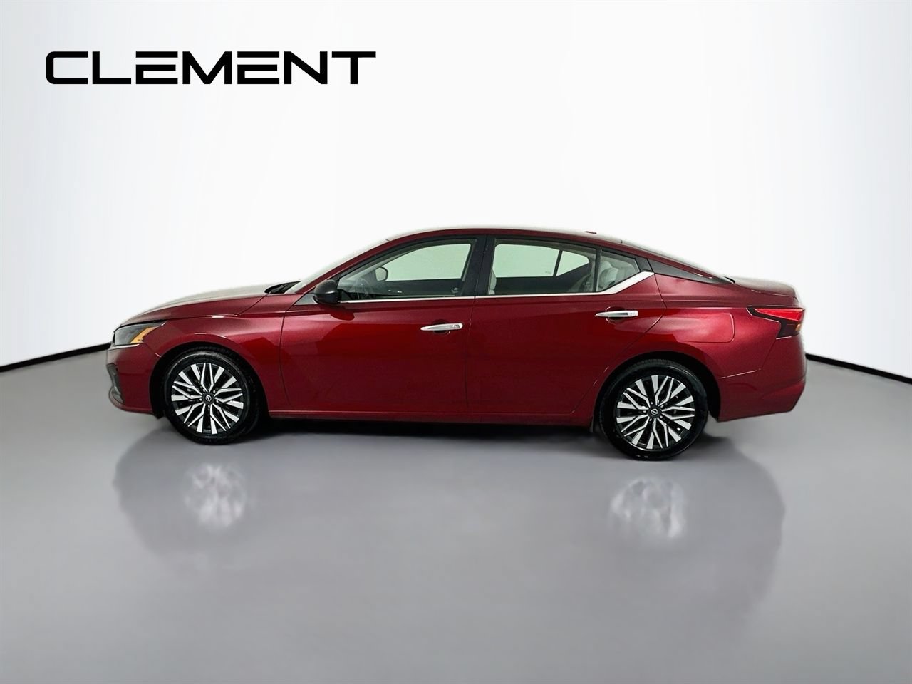 Used 2025 Nissan Altima 2.5 SV FWD image 6