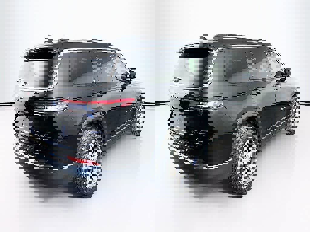 Used 2022 Jeep Grand Cherokee L Limited image 5