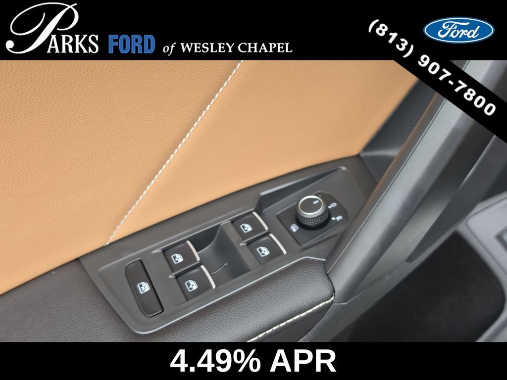 Used 2024 Volkswagen Tiguan SE w/ Panoramic Sunroof Package FWD image 19