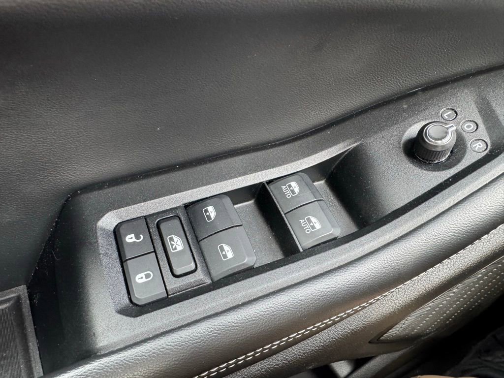 Used 2024 Jeep Grand Cherokee L Limited w/ Luxury Tech Group II image 29