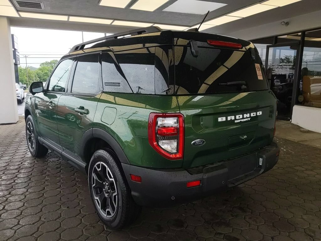 Certified 2025 Ford Bronco Sport Outer Banks w/ Outer Banks Tech Package+ AWD/4WD image 8