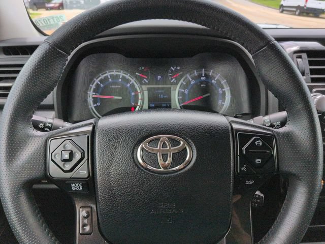 Used 2019 Toyota 4Runner TRD Off-Road Premium AWD/4WD image 33
