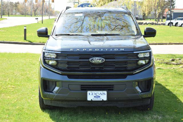 Certified 2025 Ford Expedition Active AWD/4WD image 2