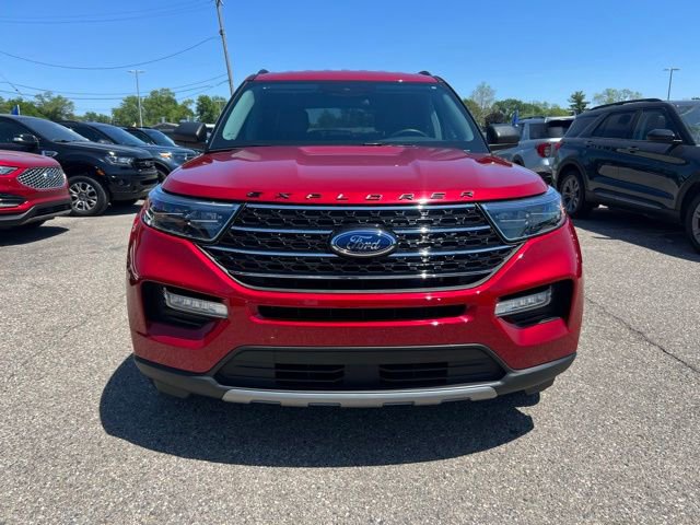 Certified 2023 Ford Explorer XLT w/ Equipment Group 202A AWD/4WD image 2
