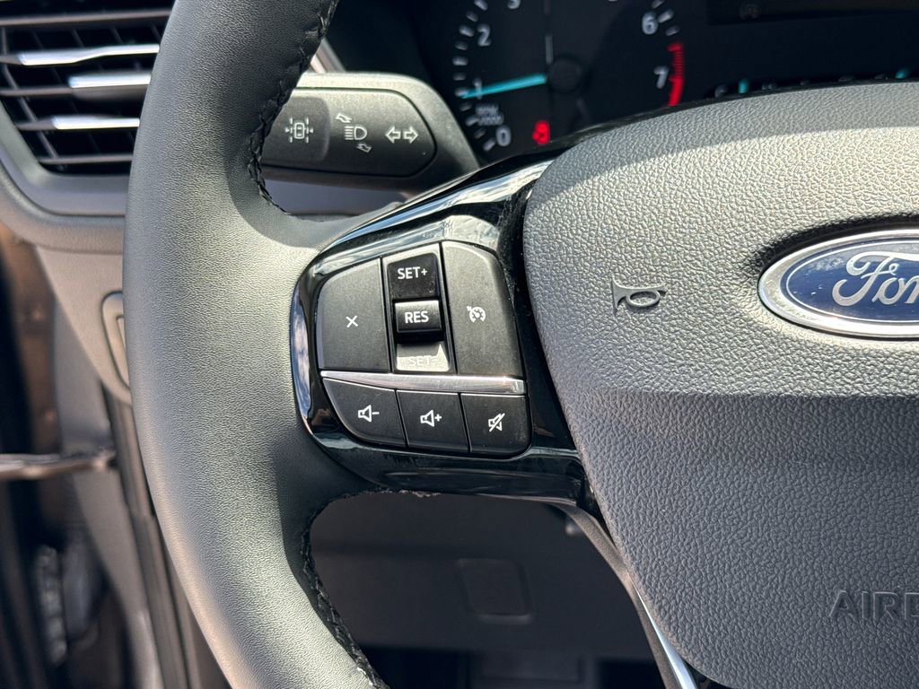 Certified 2022 Ford Escape SEL FWD image 16