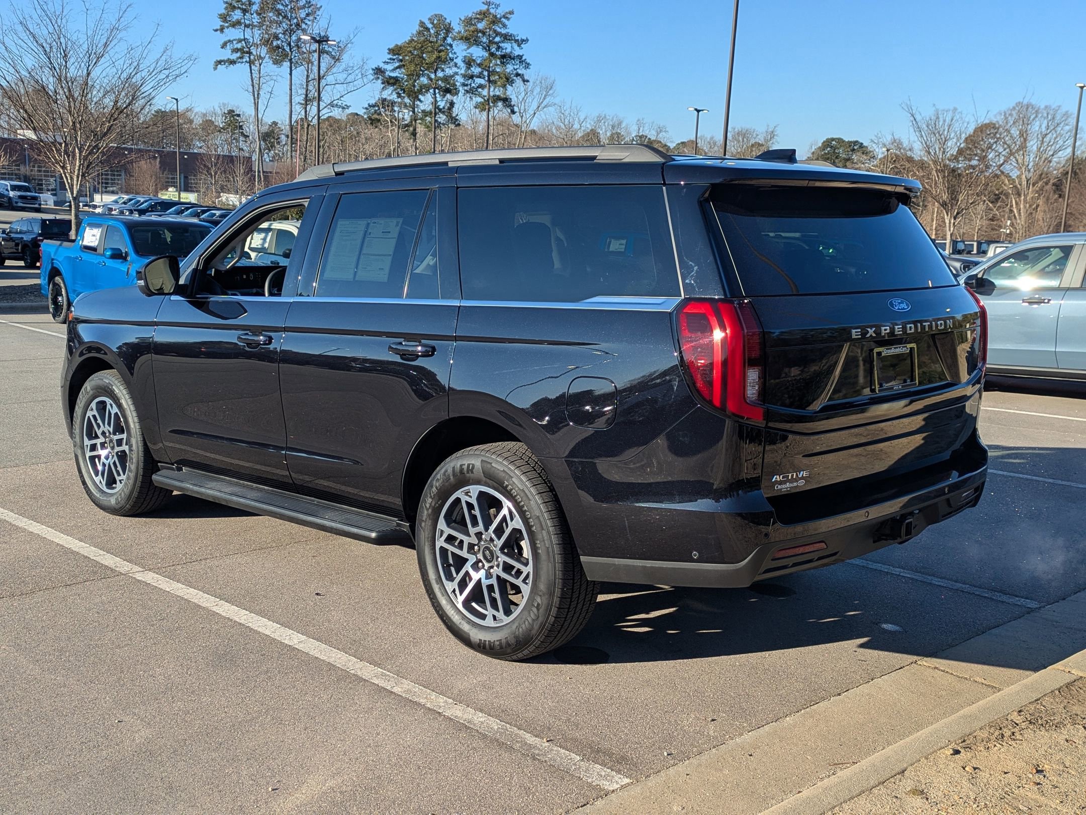 Certified 2025 Ford Expedition Active image 4