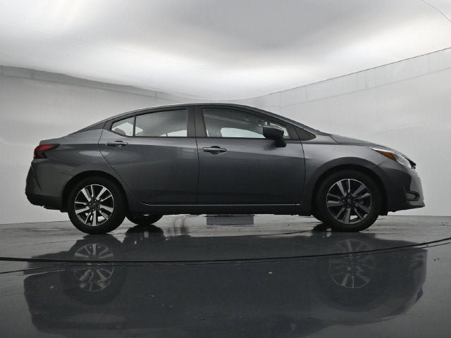 Used 2025 Nissan Versa SV FWD image 41