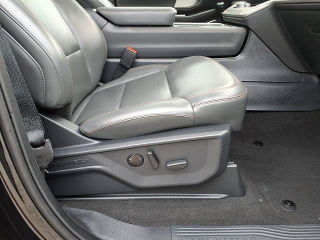Certified 2025 Ford Expedition Active AWD/4WD image 14