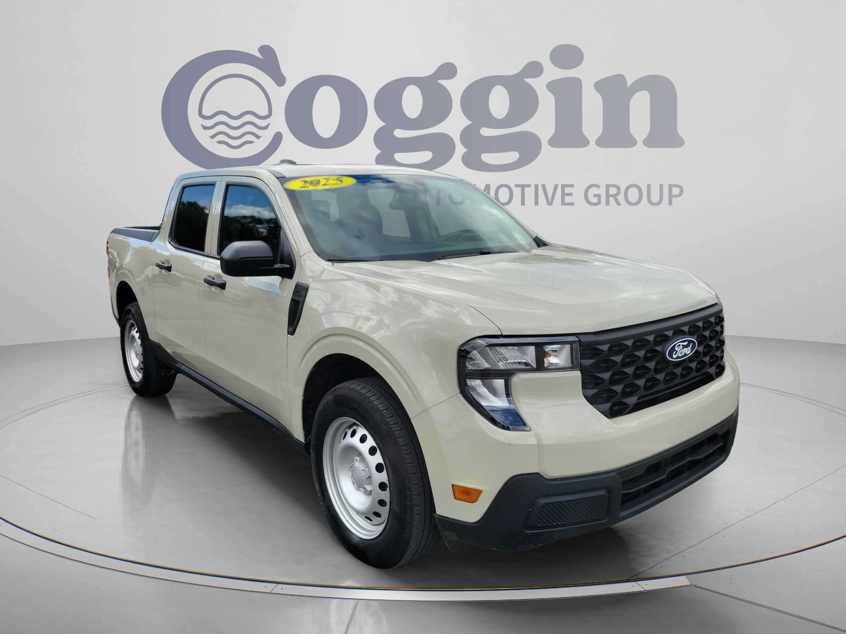 Certified 2025 Ford Maverick XL w/ Equipment Group 102A AWD/4WD image 4