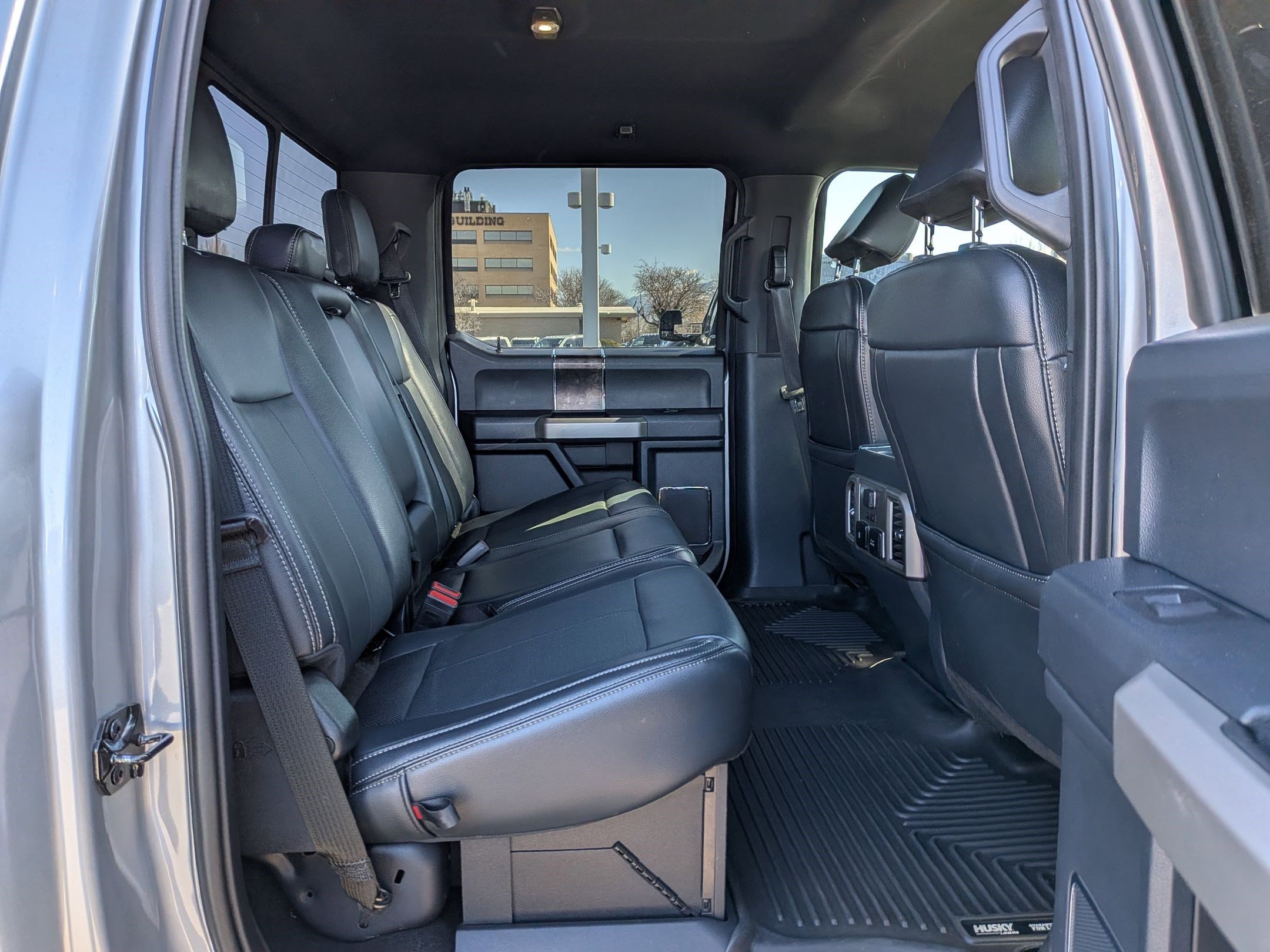 Certified 2022 Ford F350 Lariat w/ Tremor Off-Road Package image 32