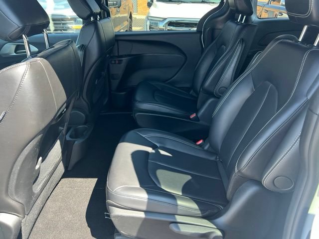 Used 2024 Chrysler Pacifica Limited FWD image 21