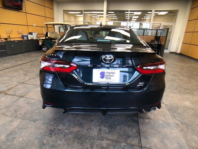 Used 2021 Toyota Camry SE AWD/4WD image 4