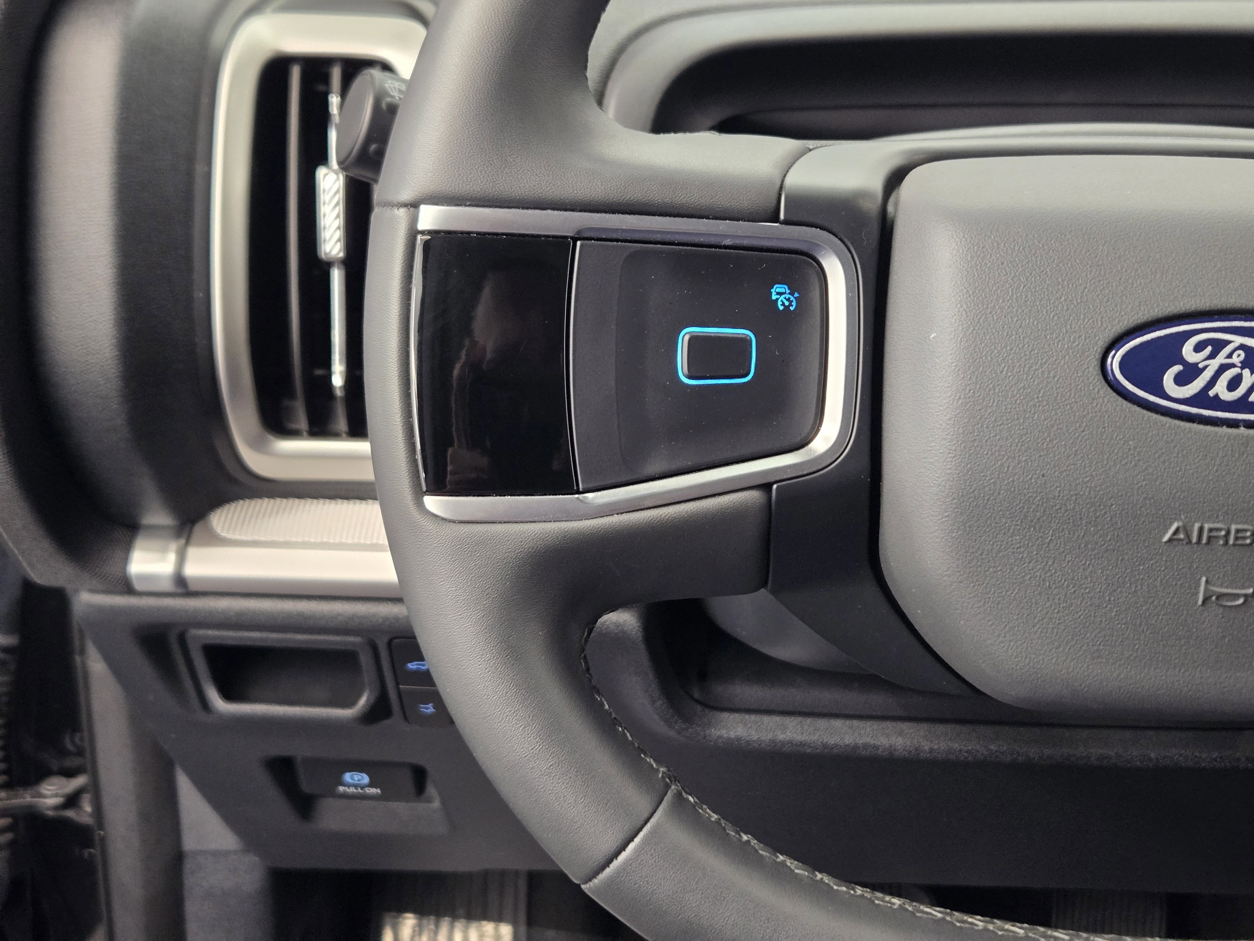 Certified 2025 Ford Expedition Active image 27