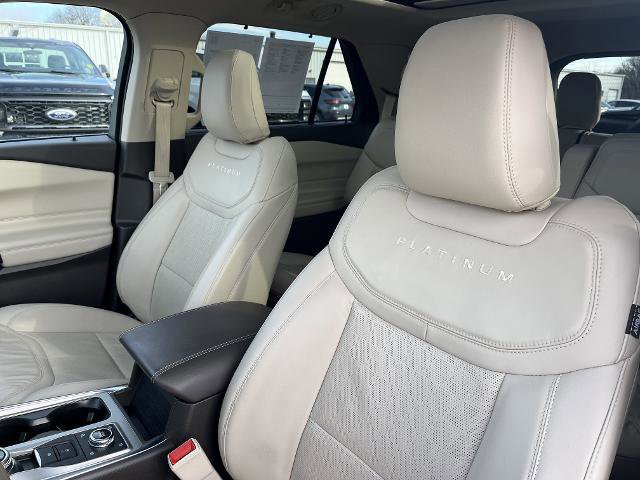 Certified 2024 Ford Explorer Platinum w/ Technology Package image 9