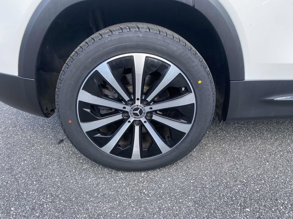 Used 2022 Mercedes-Benz GLB 250 w/ Premium Package Lite image 9