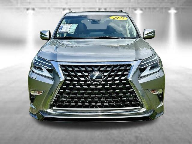 Used 2023 Lexus GX 460 Luxury w/ Sport Design Package AWD/4WD image 2