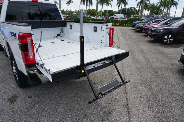 Certified 2024 Ford F350 Lariat w/ Lariat Ultimate Package AWD/4WD image 15