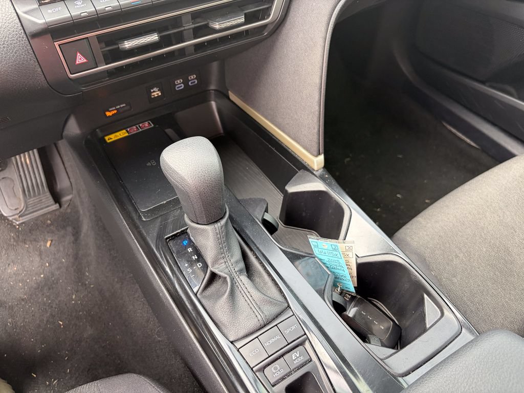 Used 2025 Toyota Camry LE FWD image 21