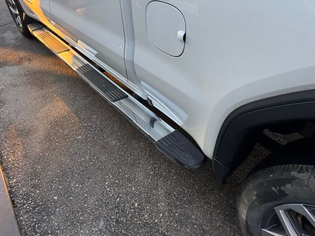 Used 2023 GMC Sierra 1500 SLT image 40