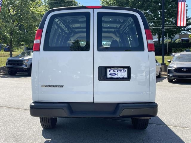 Used 2021 Chevrolet Express 2500 w/ Driver Convenience Package RWD image 4
