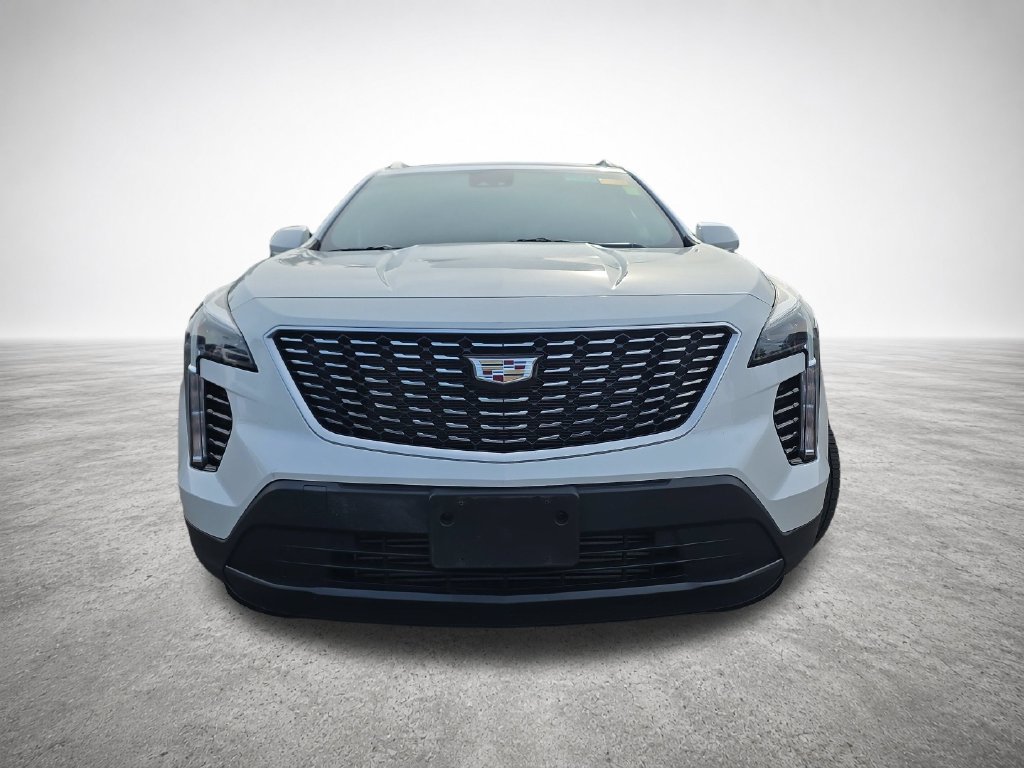 Used 2021 Cadillac XT4 Luxury w/ Cold Weather Package AWD/4WD image 3