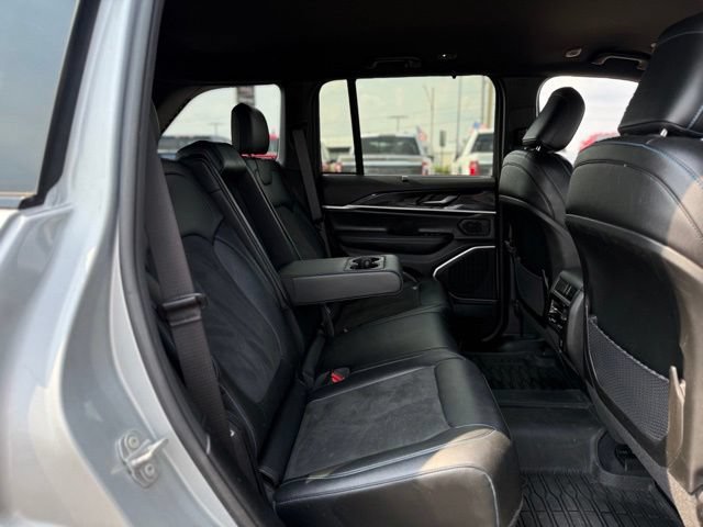 Used 2022 Jeep Grand Cherokee Trailhawk w/ Luxury Tech Group III AWD/4WD image 17