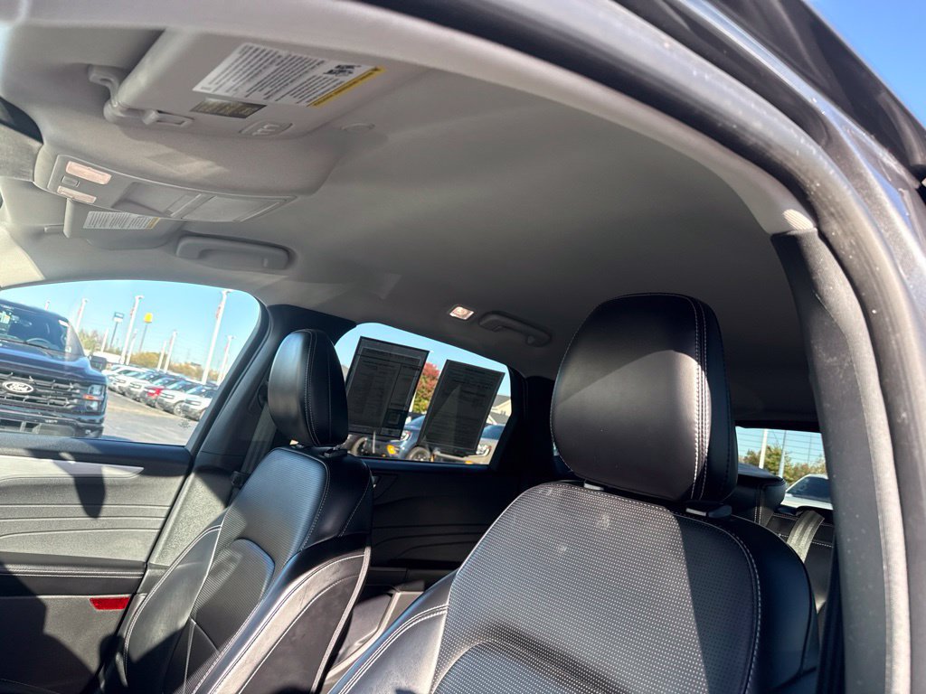 Certified 2024 Ford Escape Platinum AWD/4WD image 16