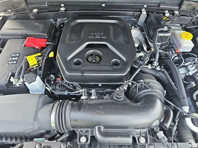 Used 2025 Jeep Wrangler Unlimited Rubicon AWD/4WD image 34