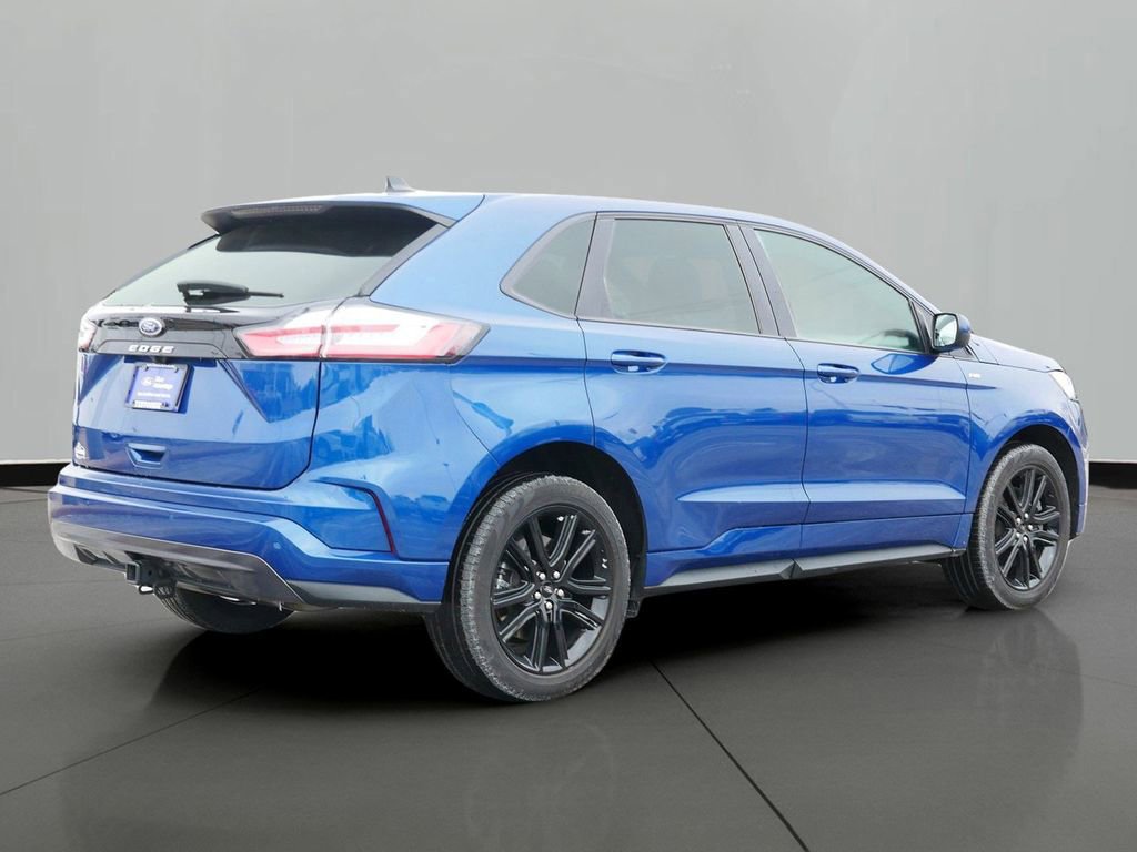 Certified 2023 Ford Edge ST-Line w/ Class II Trailer Tow Package image 2