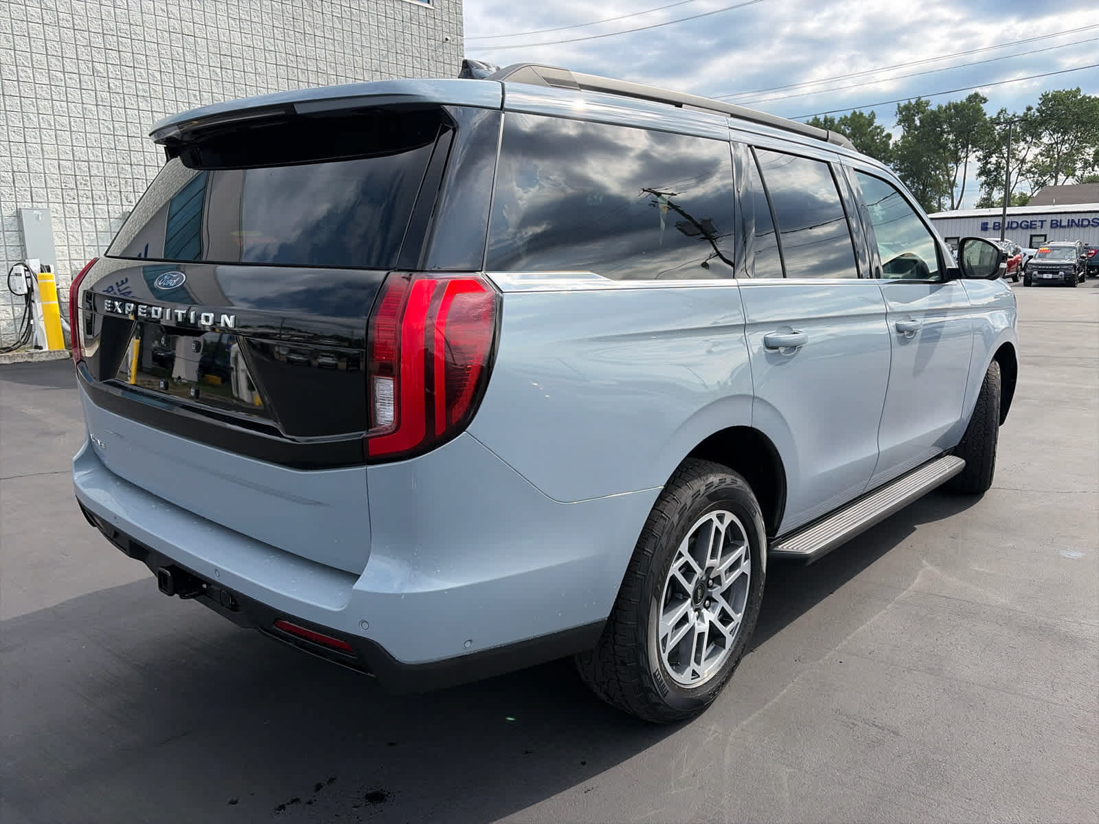 Certified 2025 Ford Expedition Active AWD/4WD image 15