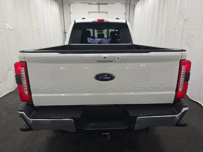 Certified 2026 Ford F250 Lariat w/ Lariat Ultimate Package AWD/4WD image 11