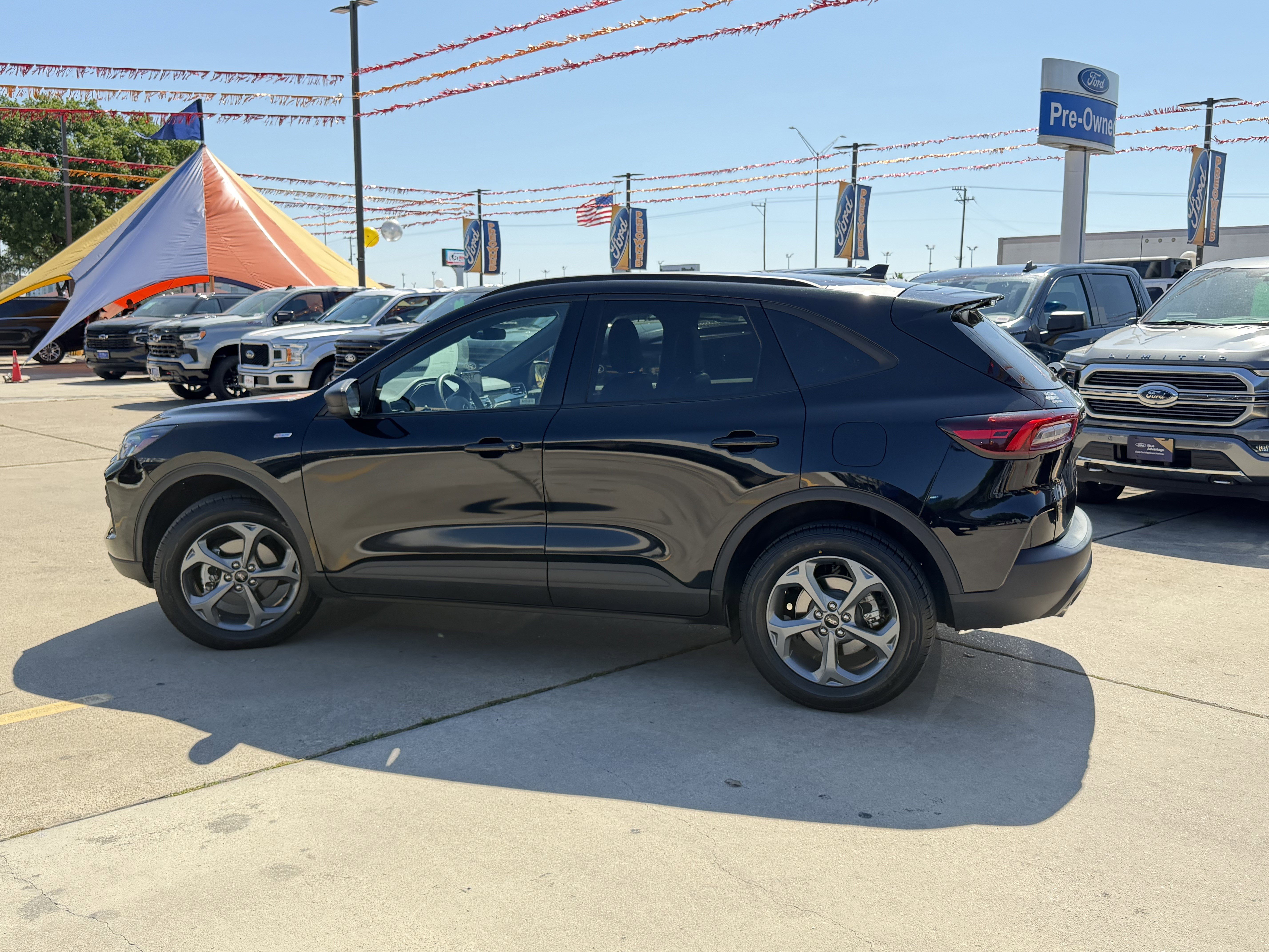 Certified 2025 Ford Escape ST-Line AWD/4WD image 10