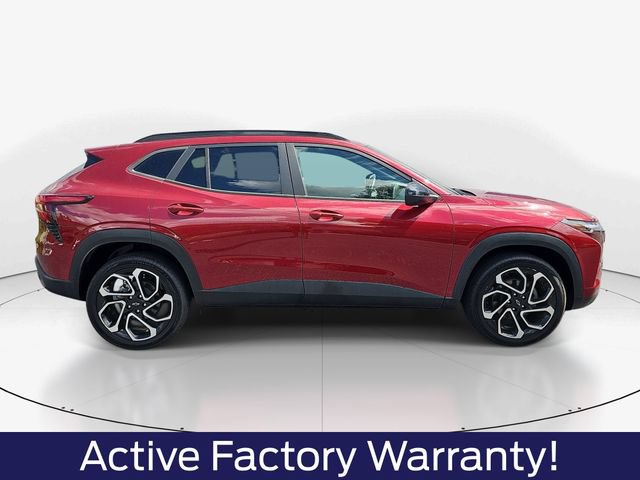 Used 2024 Chevrolet Trax RS w/ Sunroof Package FWD image 3