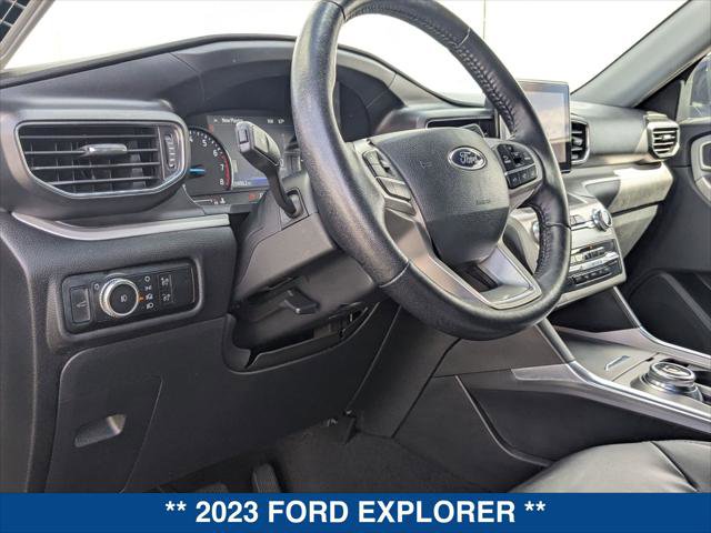 Certified 2023 Ford Explorer XLT w/ Equipment Group 202A RWD image 12