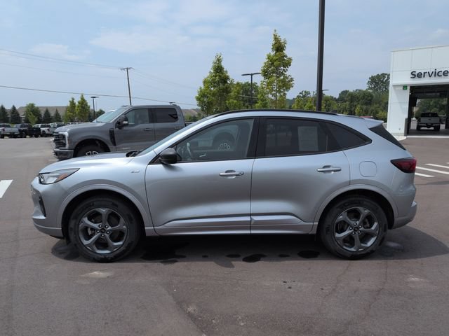 Certified 2024 Ford Escape ST-Line w/ Tech Pack #1 AWD/4WD image 3