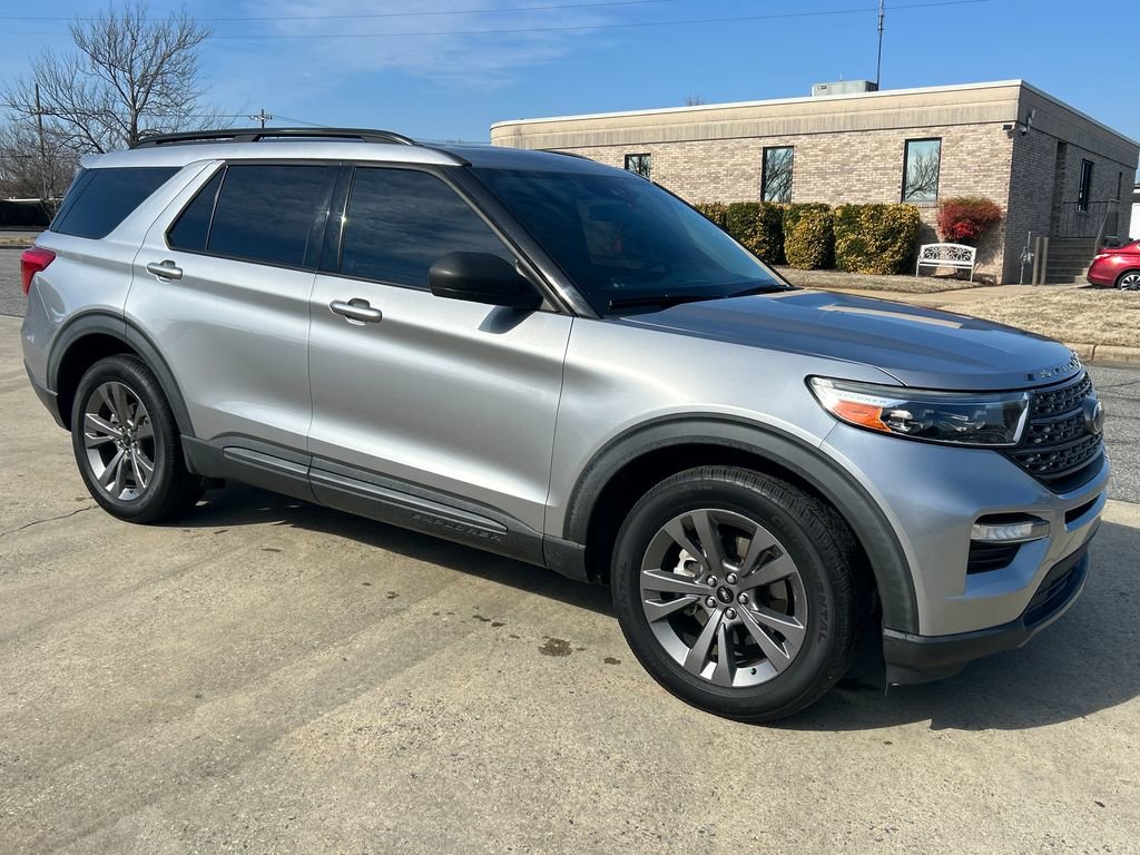 Certified 2021 Ford Explorer XLT w/ Equipment Group 202A image 9