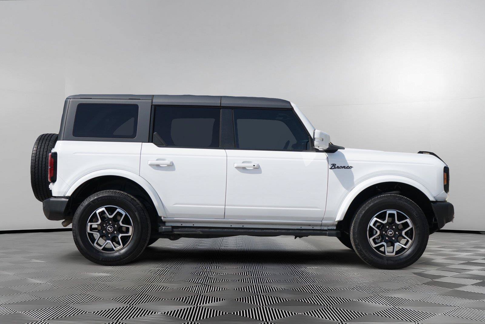 Certified 2023 Ford Bronco Outer Banks AWD/4WD image 4
