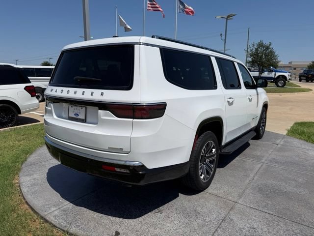Used 2024 Jeep Wagoneer L Series II RWD image 6