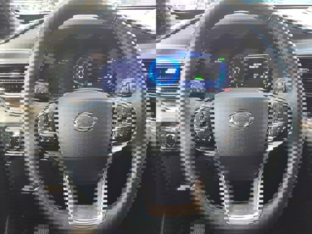 Certified 2023 Ford Explorer Platinum w/ Technology Package image 21