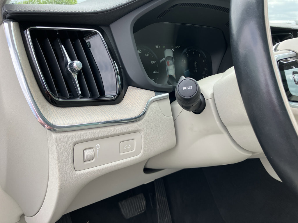 Used 2021 Volvo XC60 T6 Inscription w/ Advanced Package image 15