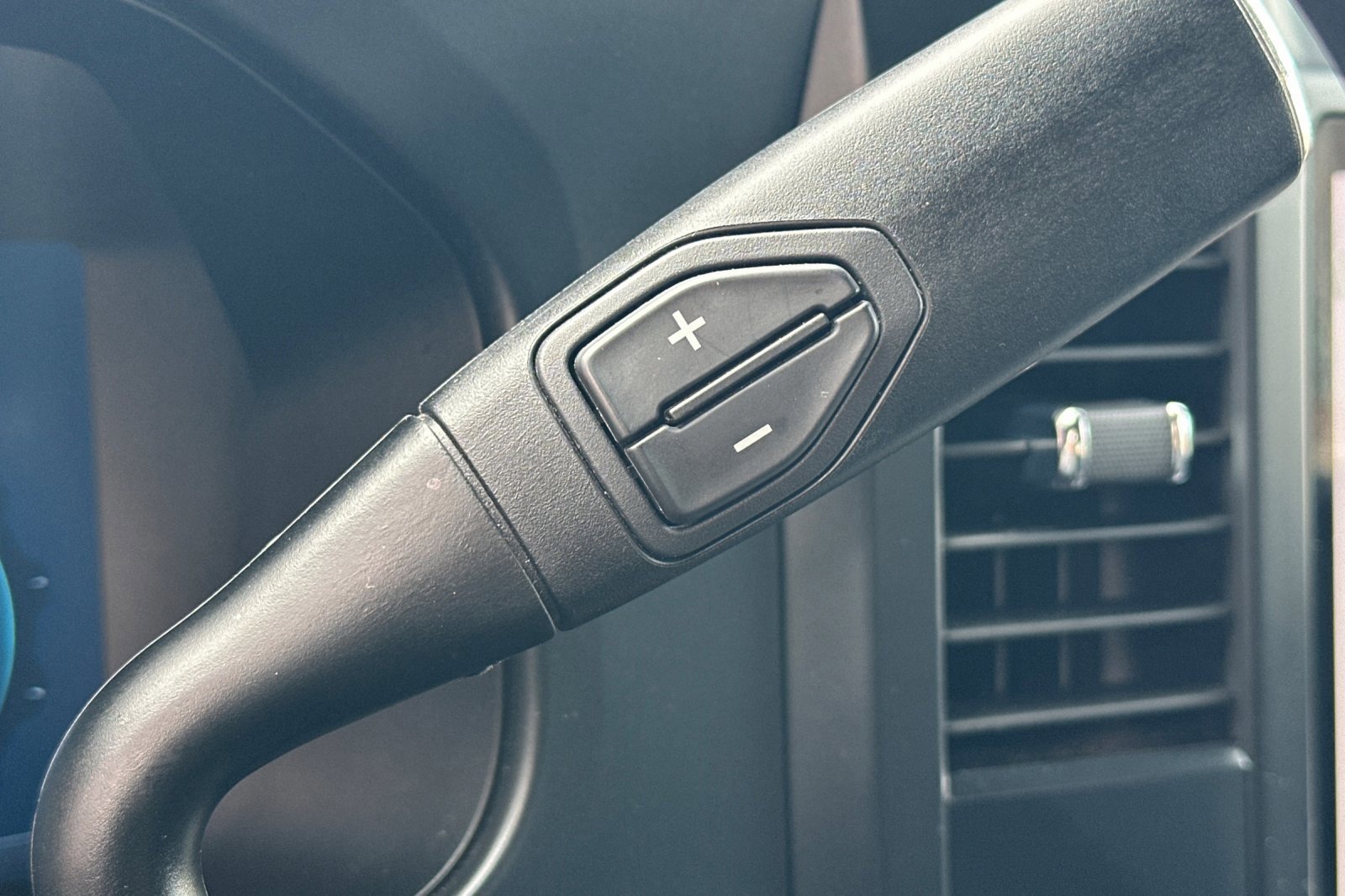 Certified 2023 Ford F250 Lariat w/ FX4 Off-Road Package image 32