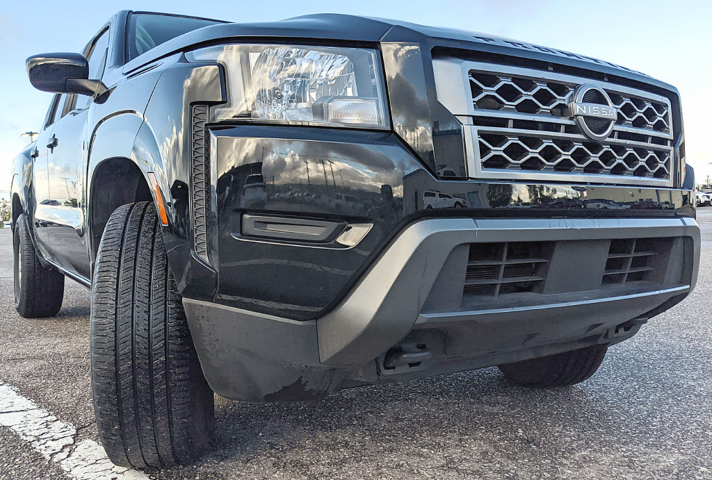 Used 2024 Nissan Frontier SV w/ Technology Package AWD/4WD image 22