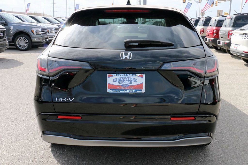 Used 2025 Honda HR-V EX-L image 6