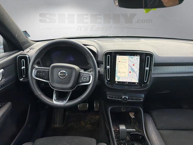 Used 2022 Volvo XC40 P8 Recharge Plus image 10