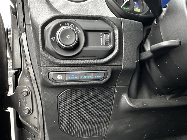 Used 2024 Jeep Wrangler Unlimited image 29