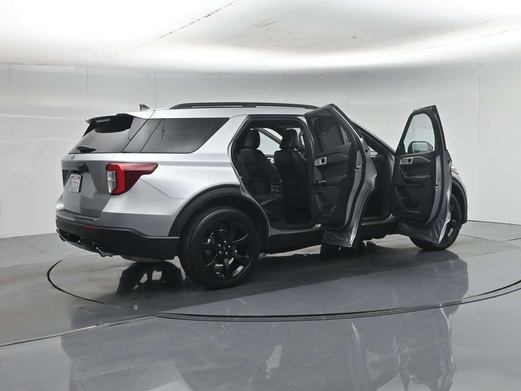 Certified 2023 Ford Explorer ST-Line w/ Class IV Trailer Tow Package RWD image 6