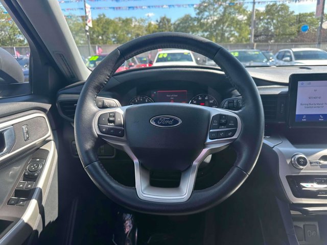 Certified 2022 Ford Explorer XLT w/ Class IV Trailer Tow Package image 15