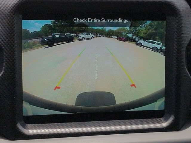 Used 2020 Jeep Wrangler Unlimited Sahara AWD/4WD image 26