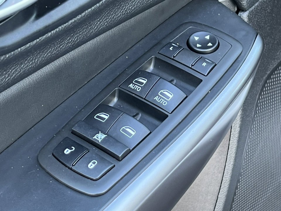 Used 2021 Jeep Cherokee Limited image 22